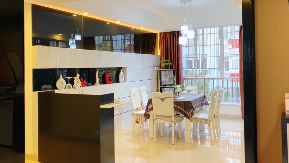 天成花园  3室2厅2卫    76.8万 天成花园  3室2厅2卫    76.8万客厅