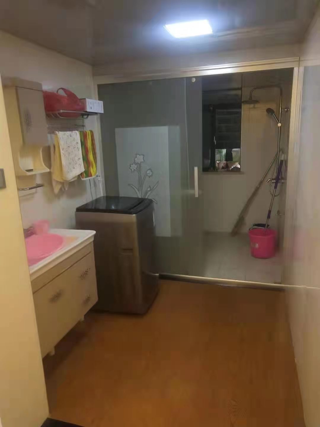 沙港花园 3室2厅1卫 2500.0元/月 沙港花园 3室2厅1卫 2500.0元/月室内图