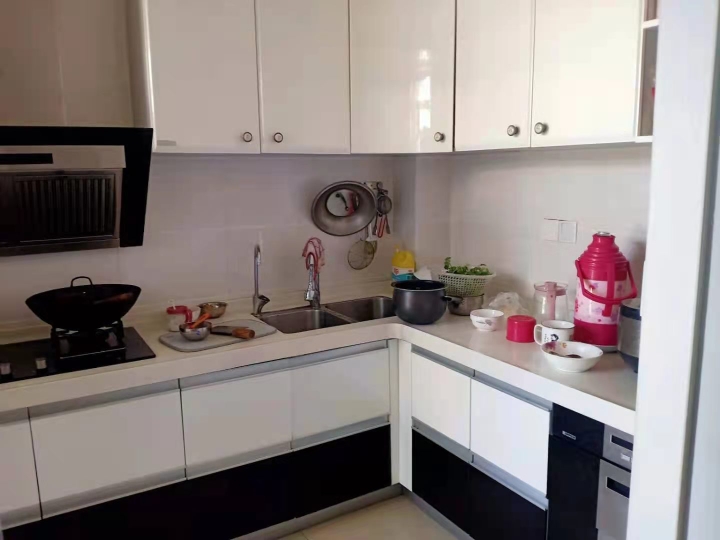 碧水馨城 3室2厅2卫 79.8万 碧水馨城 3室2厅2卫 79.8万