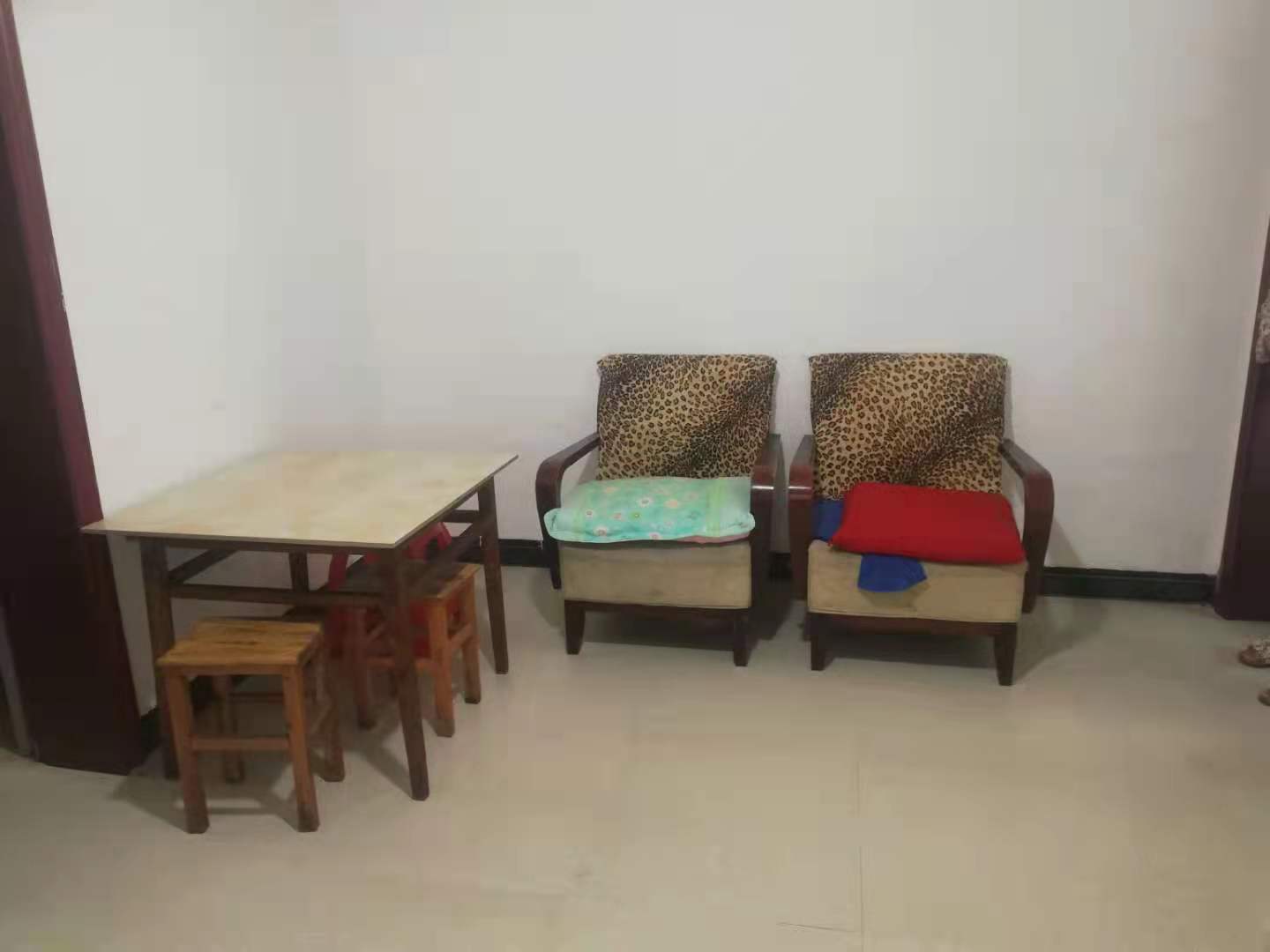 郭家祠堂散户 2室1厅1卫 850.0元/月 郭家祠堂散户 2室1厅1卫 850.0元/月室内图