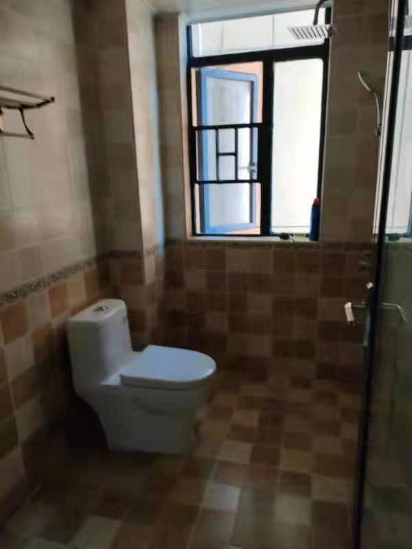 百弘学府城 3室2厅2卫 2000.0元/月 百弘学府城 3室2厅2卫 2000.0元/月室内图