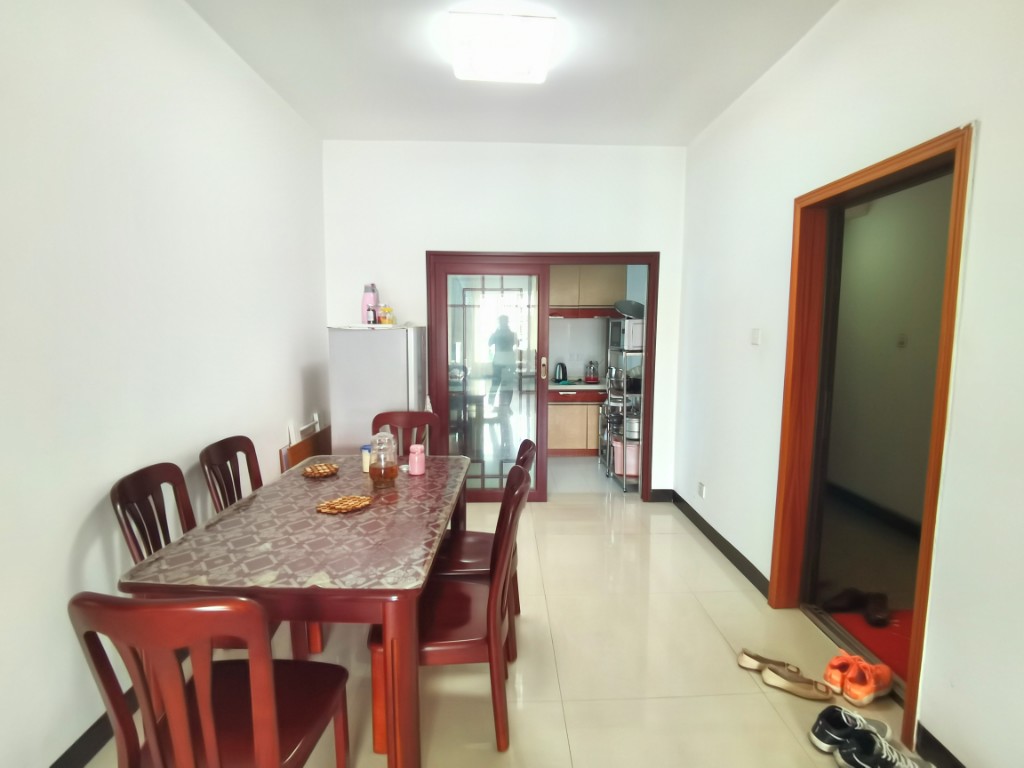 珠江丽园 2室2厅1卫 68.0万 珠江丽园 2室2厅1卫 68.0万客厅