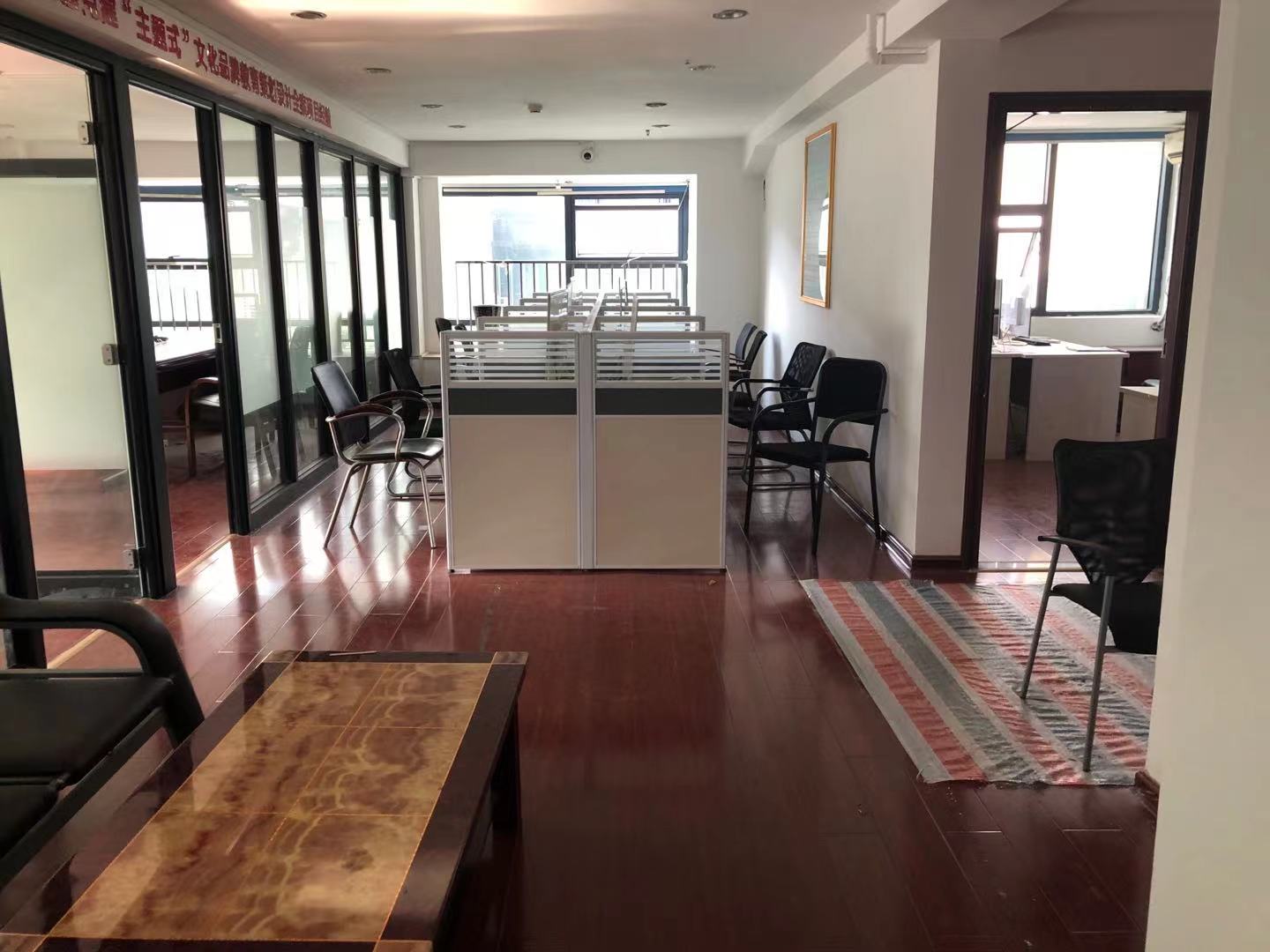 万象新天  1室1厅1卫    12000.0元/月室内图