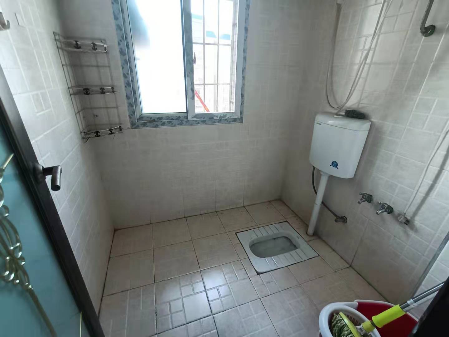 湘中园  3室2厅2卫    88.8万 湘中园  3室2厅2卫    88.8万卫生间