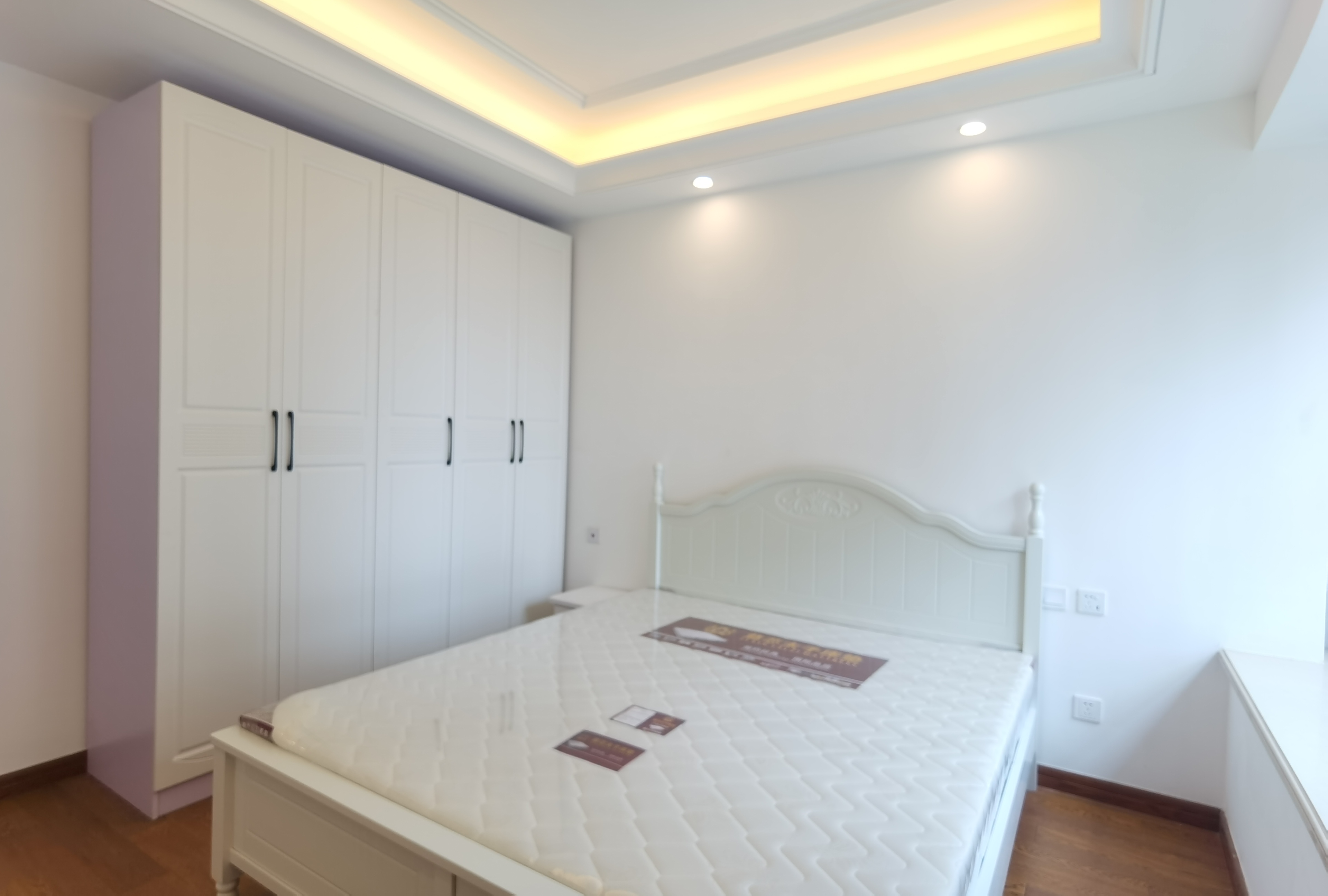 中海锦江城云熙一期  3室2厅2卫    2600.0元/月 中海锦江城云熙一期  3室2厅2卫    2600.0元/月室内图