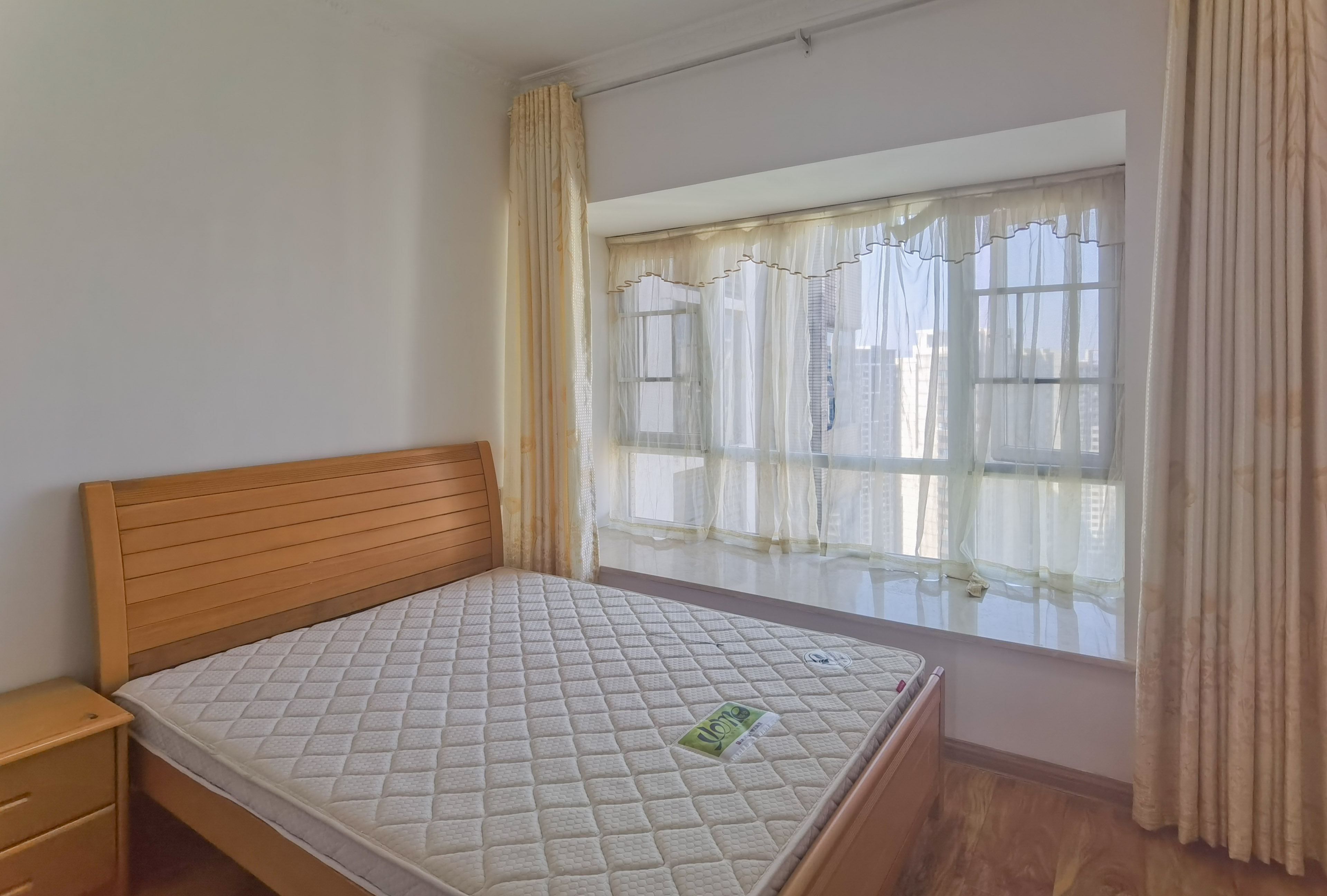 美的城二期 4室2厅1卫 82.80万 美的城二期 4室2厅1卫 82.80万客厅