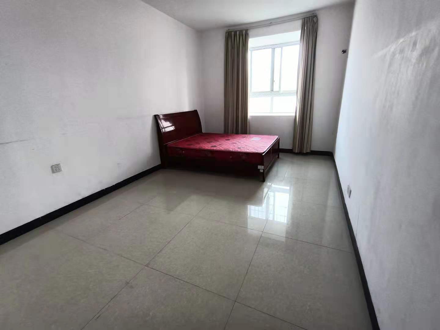 湘中园  3室2厅2卫    88.8万卧室