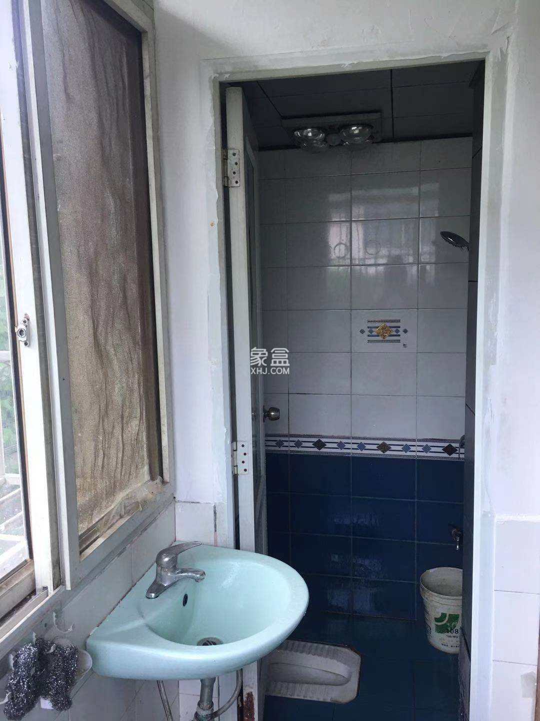 新华一村 2室1厅1卫 1300.0元/月 新华一村 2室1厅1卫 1300.0元/月室内图