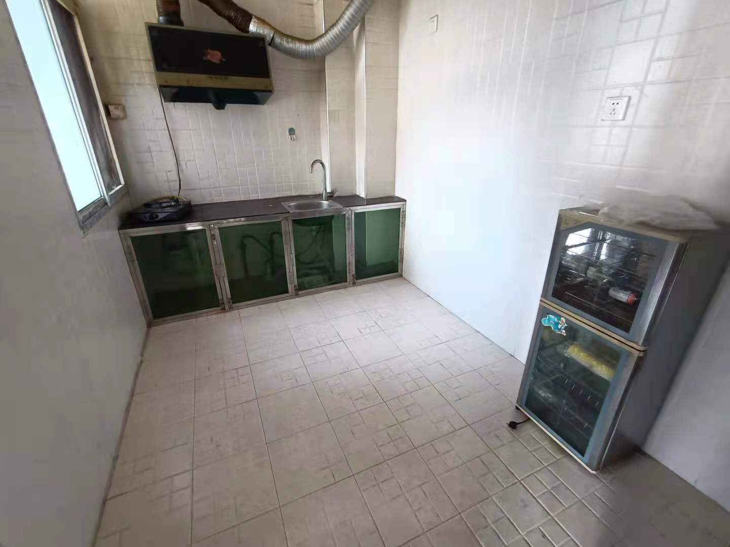 湘中园  3室2厅2卫    88.8万客厅