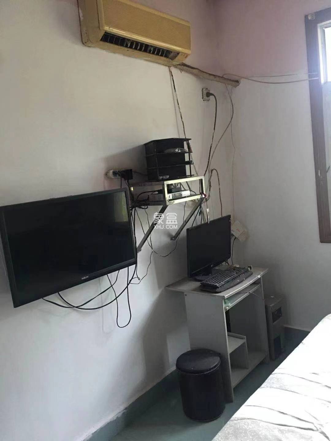 新华一村 2室1厅1卫 1300.0元/月 新华一村 2室1厅1卫 1300.0元/月室内图