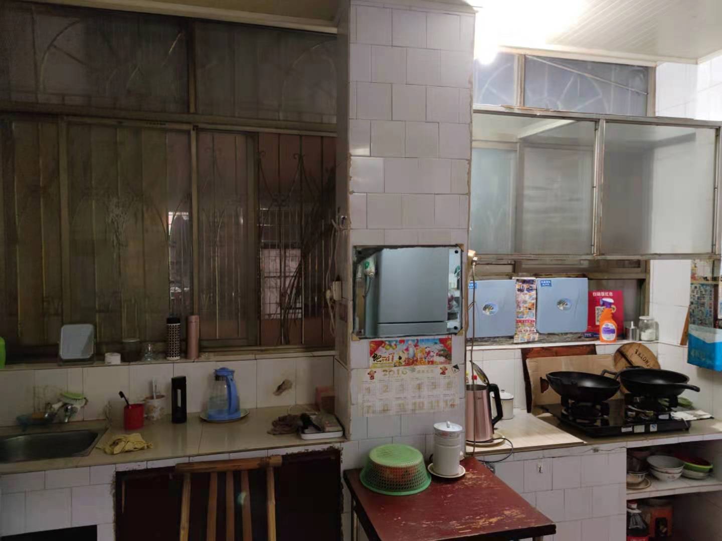 五金百货小区 2室1厅1卫 42.8万 五金百货小区 2室1厅1卫 42.8万客厅