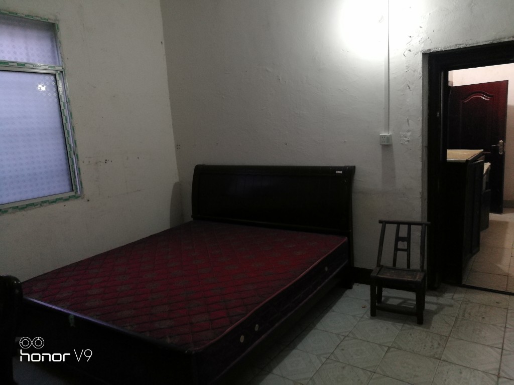 岳塘村 1室1厅1卫 500.0元/月 岳塘村 1室1厅1卫 500.0元/月室内图