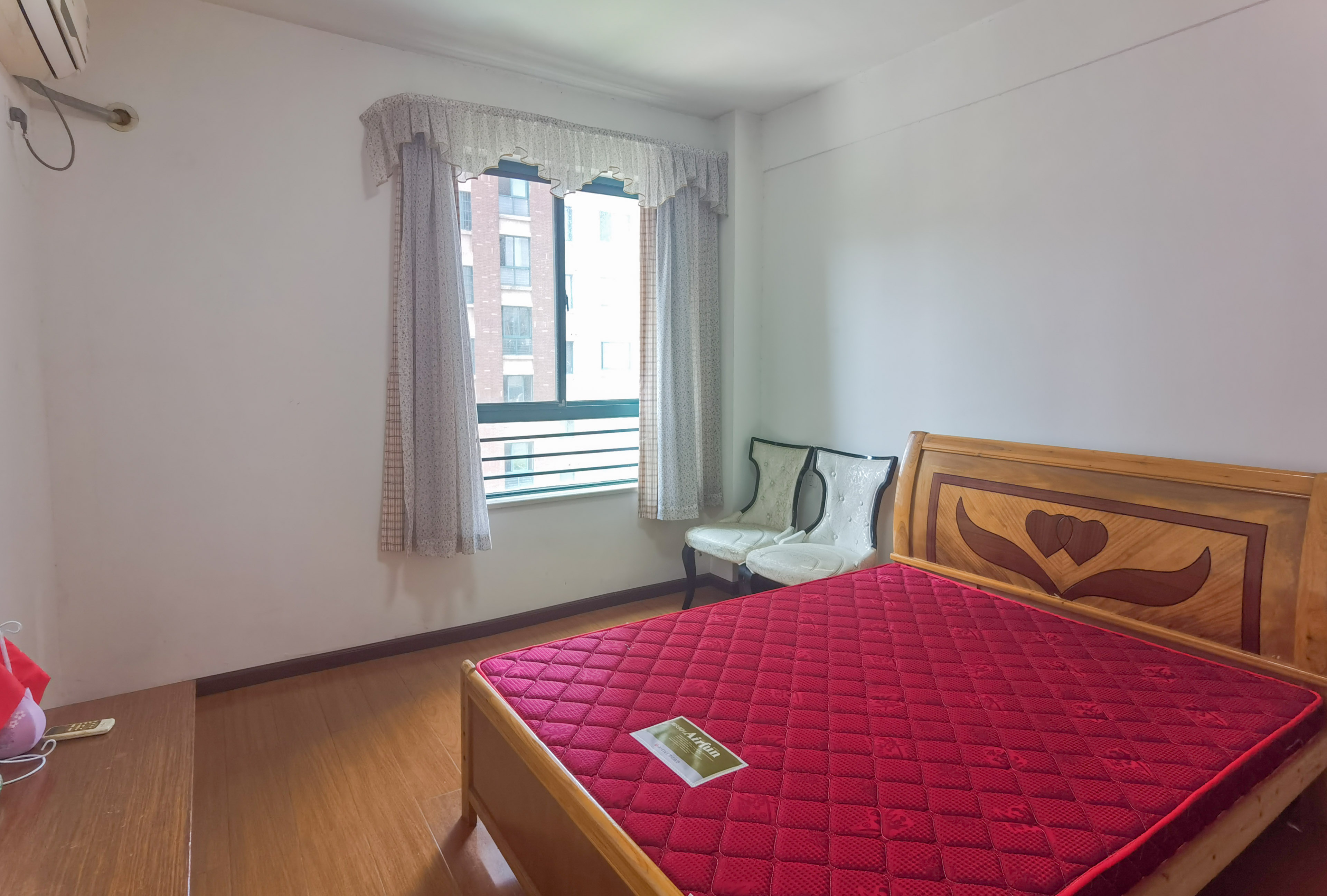 尚格名城花好悦园4期 2室2厅2卫 57.80万 尚格名城花好悦园4期 2室2厅2卫 57.80万客厅