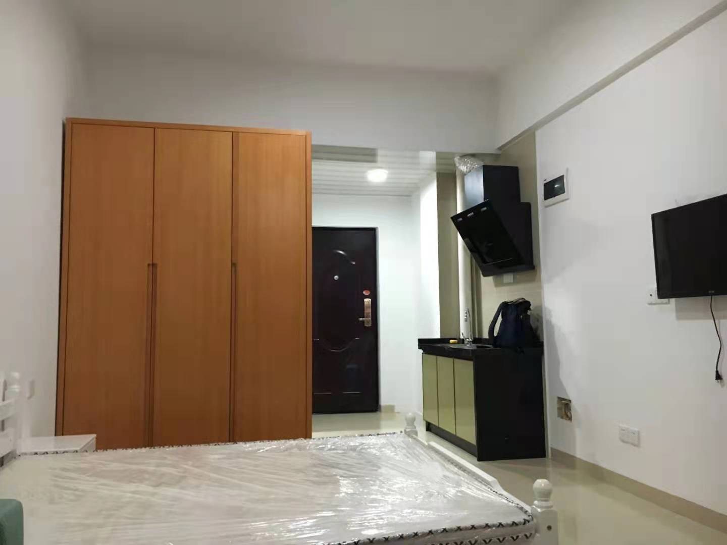 五洲富隆中心  1室1厅1卫    20.8万卧室