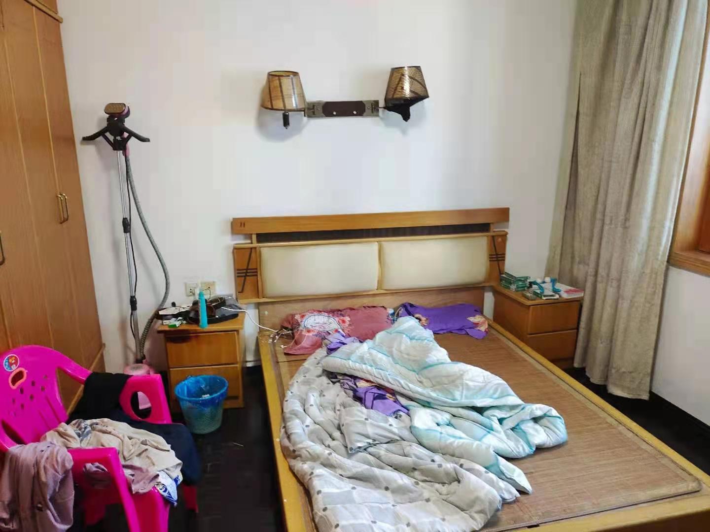 长青居民生活小区  3室1厅1卫   38.00万卧室
