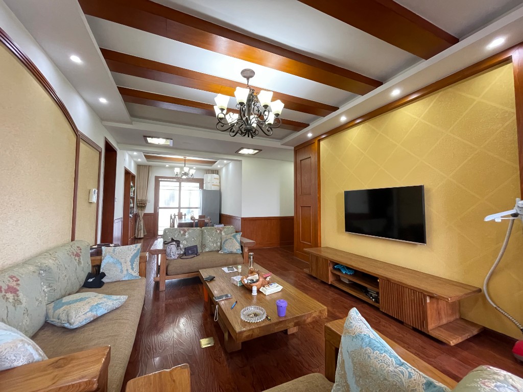 百江花园 3室2厅2卫 86.8万 百江花园 3室2厅2卫 86.8万客厅