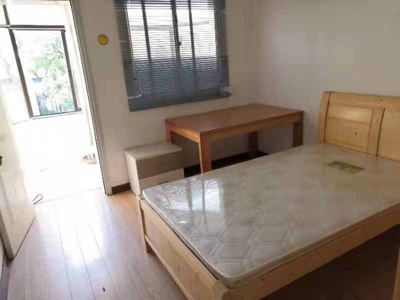 红旗北路散盘 3室2厅1卫 1200.0元/月 红旗北路散盘 3室2厅1卫 1200.0元/月室内图