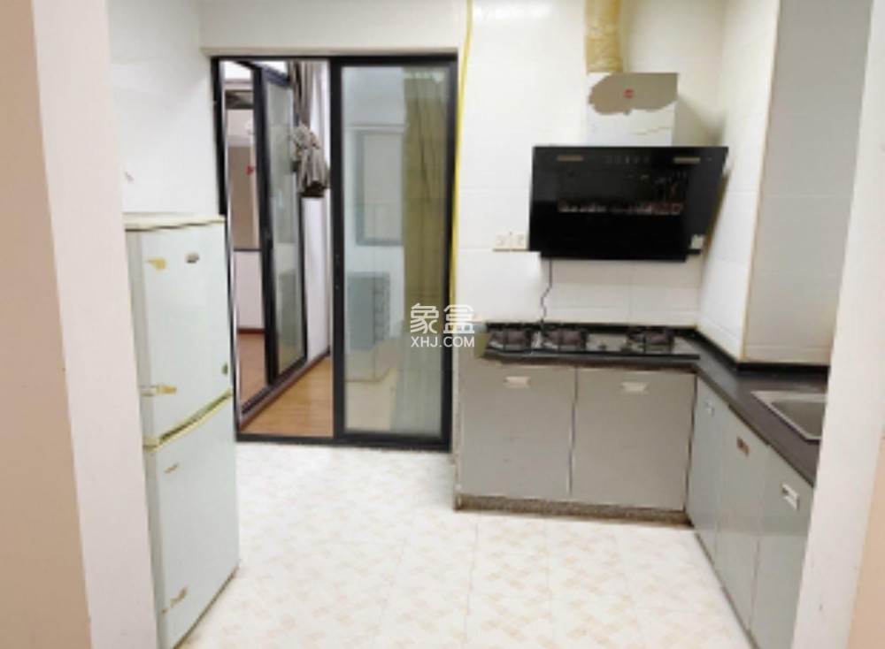 美的林城时代 6室2厅2卫 5500.00元/月 美的林城时代 6室2厅2卫 5500.00元/月室内图