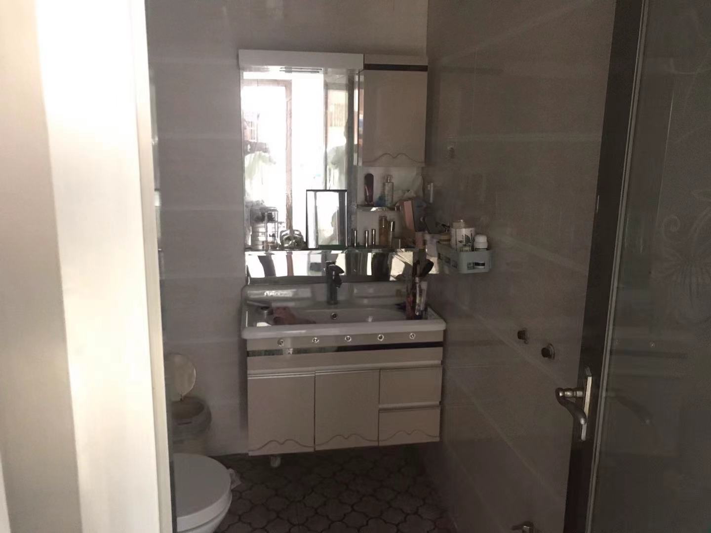 益秀园  3室2厅2卫    87.8万 益秀园  3室2厅2卫    87.8万客厅