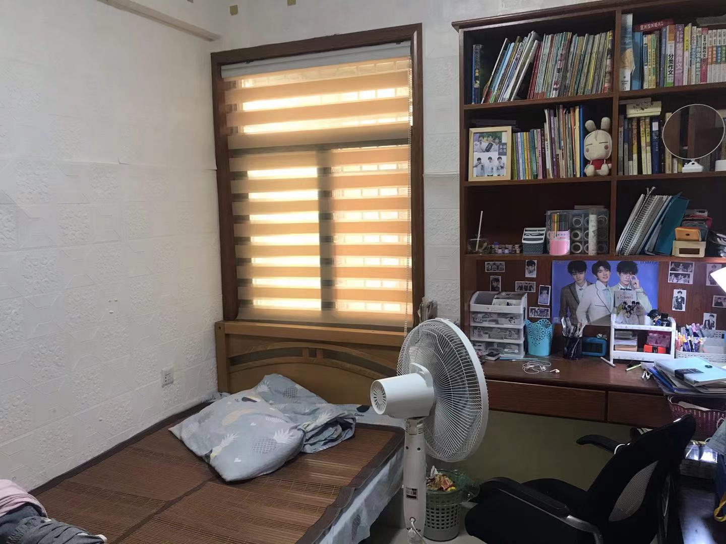 益秀园  3室2厅2卫    87.8万 益秀园  3室2厅2卫    87.8万客厅