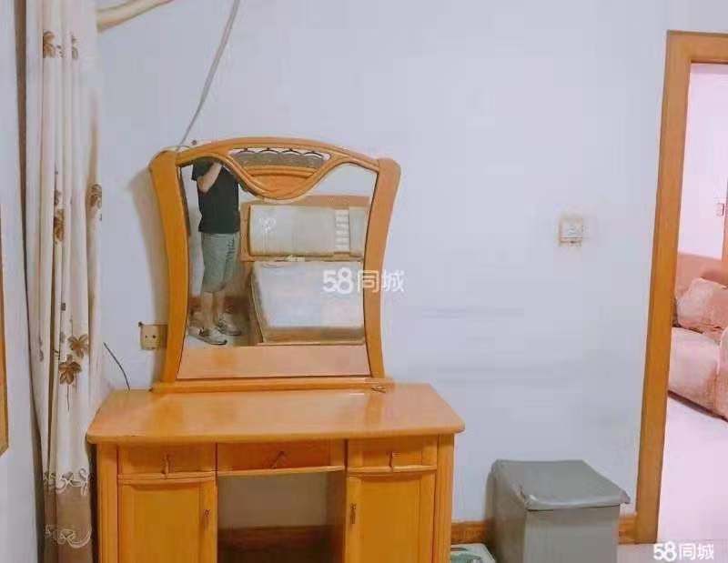 益清综合楼  3室2厅2卫    900.0元/月 益清综合楼  3室2厅2卫    900.0元/月室内图