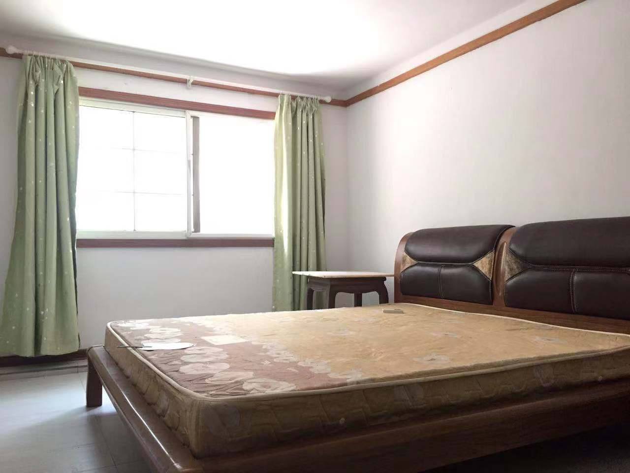 岳海园公寓 1室2厅1卫 800.0元/月 岳海园公寓 1室2厅1卫 800.0元/月室内图