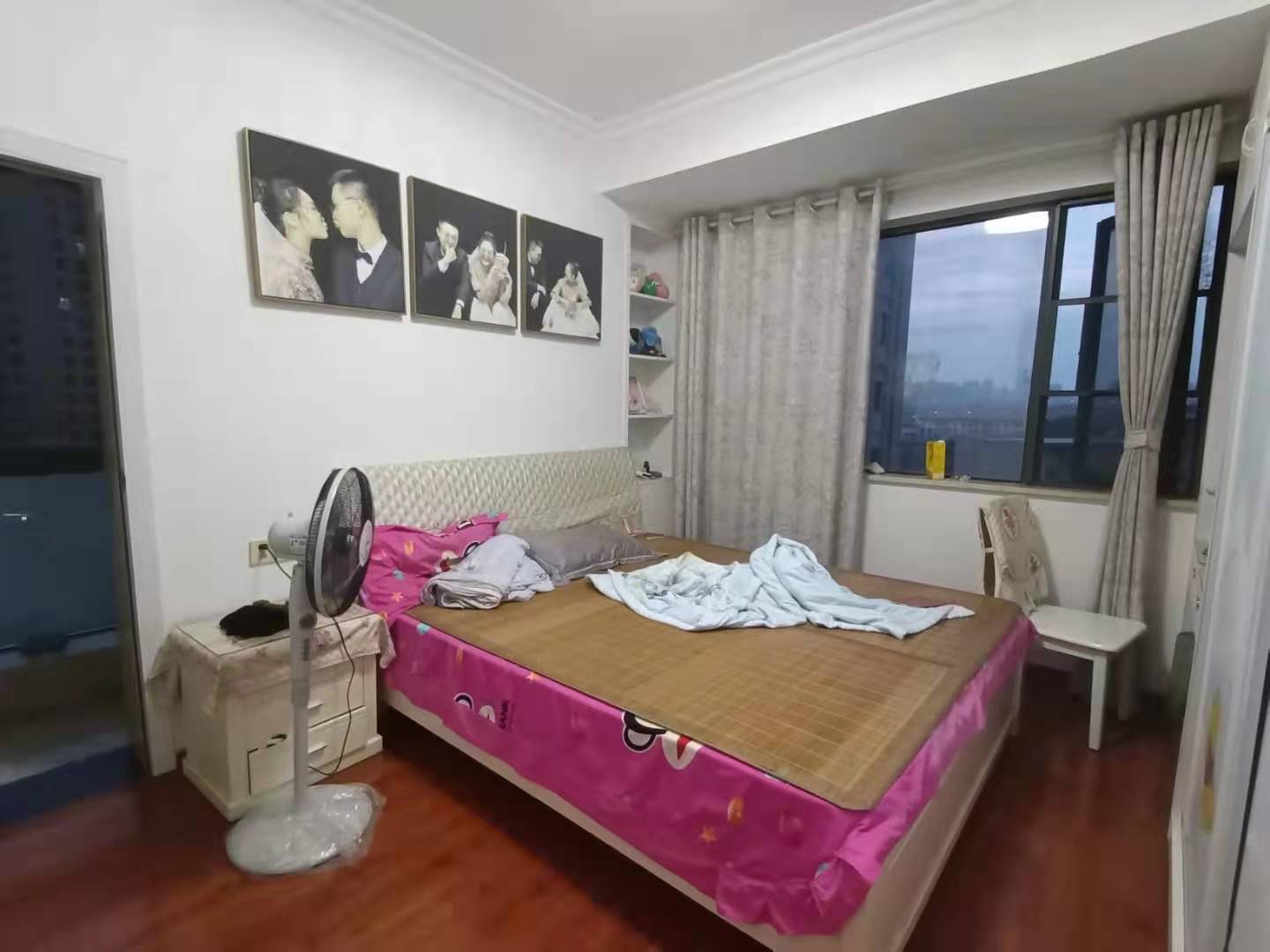 凯旋名门人民中路1006号 3室2厅2卫 92.0万 凯旋名门人民中路1006号 3室2厅2卫 92.0万客厅