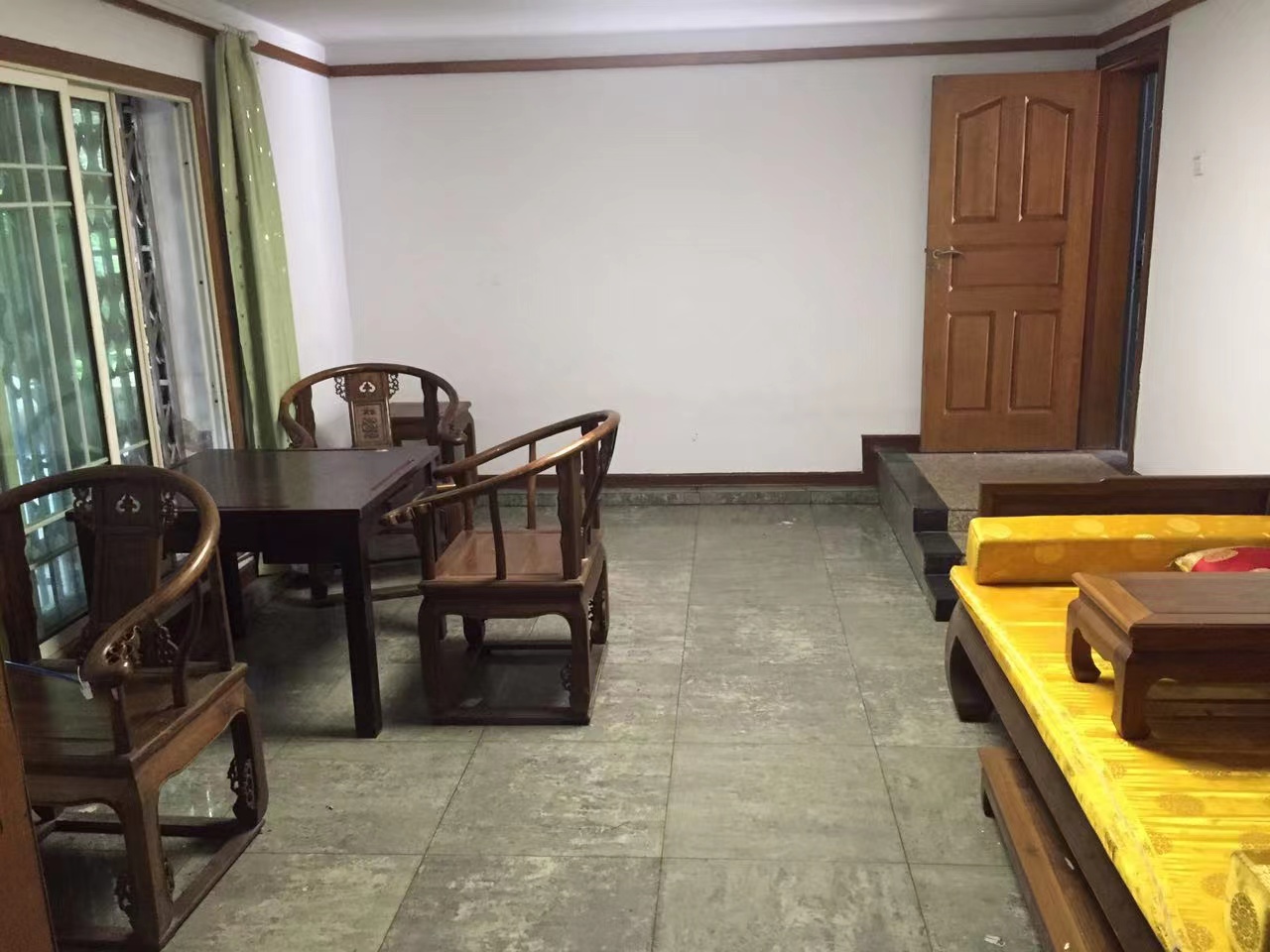 岳海园公寓 1室2厅1卫 800.0元/月 岳海园公寓 1室2厅1卫 800.0元/月室内图