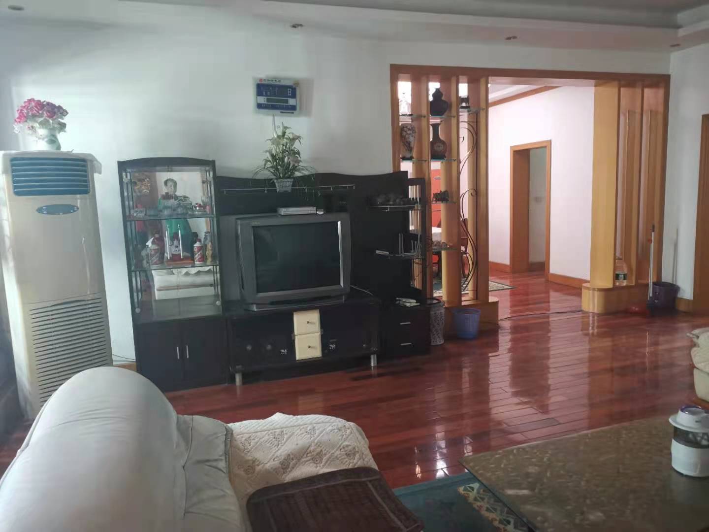 新华书店单位房  3室2厅2卫    2000.0元/月 新华书店单位房  3室2厅2卫    2000.0元/月户型图