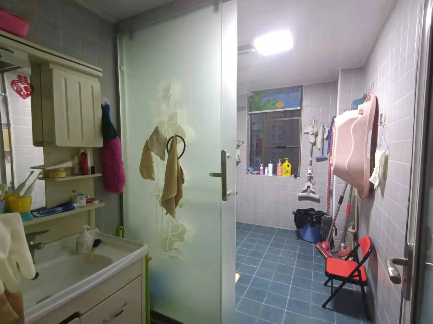 凯旋名门人民中路1006号 3室2厅2卫 92.0万 凯旋名门人民中路1006号 3室2厅2卫 92.0万客厅