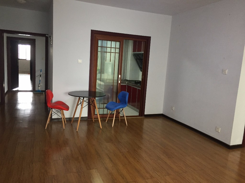 东城港湾 2室2厅1卫 2000.0元/月 东城港湾 2室2厅1卫 2000.0元/月室内图