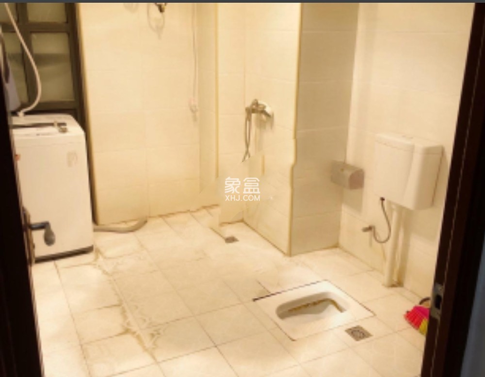 美的林城时代 6室2厅2卫 5500.00元/月 美的林城时代 6室2厅2卫 5500.00元/月室内图