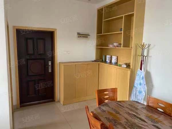 益清综合楼  3室2厅2卫    900.0元/月 益清综合楼  3室2厅2卫    900.0元/月室内图