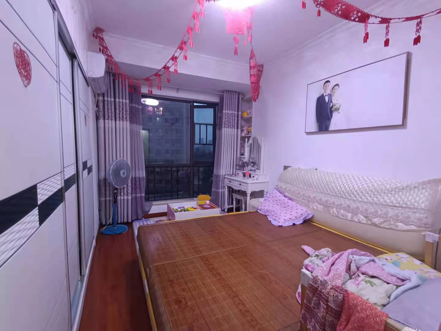 凯旋名门人民中路1006号 3室2厅2卫 92.0万 凯旋名门人民中路1006号 3室2厅2卫 92.0万客厅