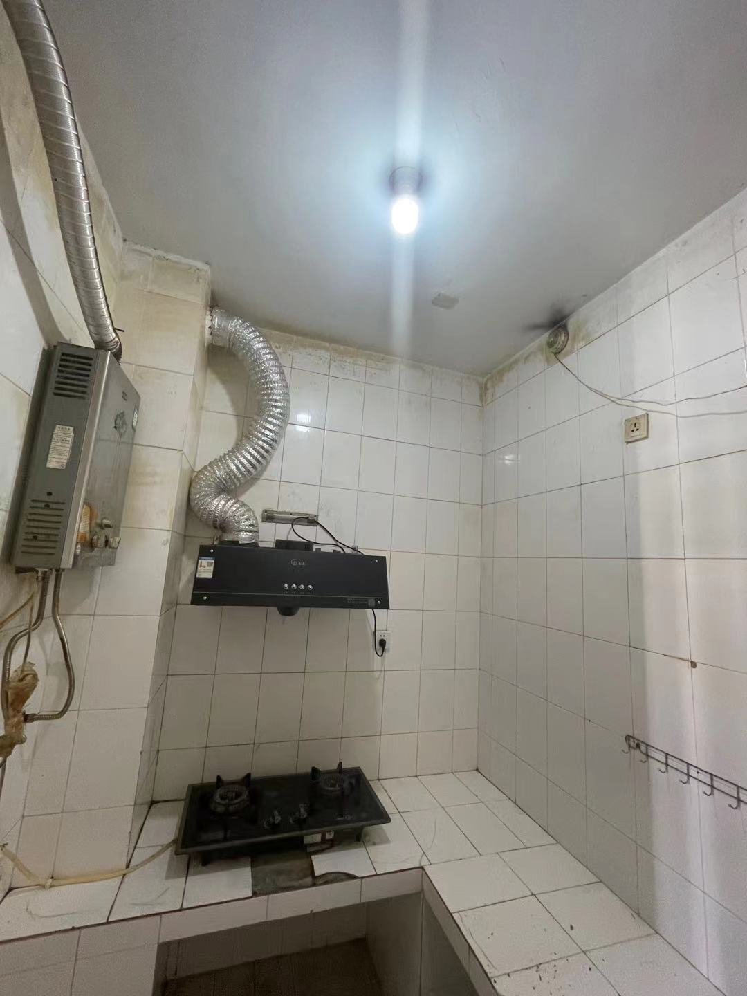 南湖锦苑 1室1厅1卫 1500.0元/月 南湖锦苑 1室1厅1卫 1500.0元/月室内图