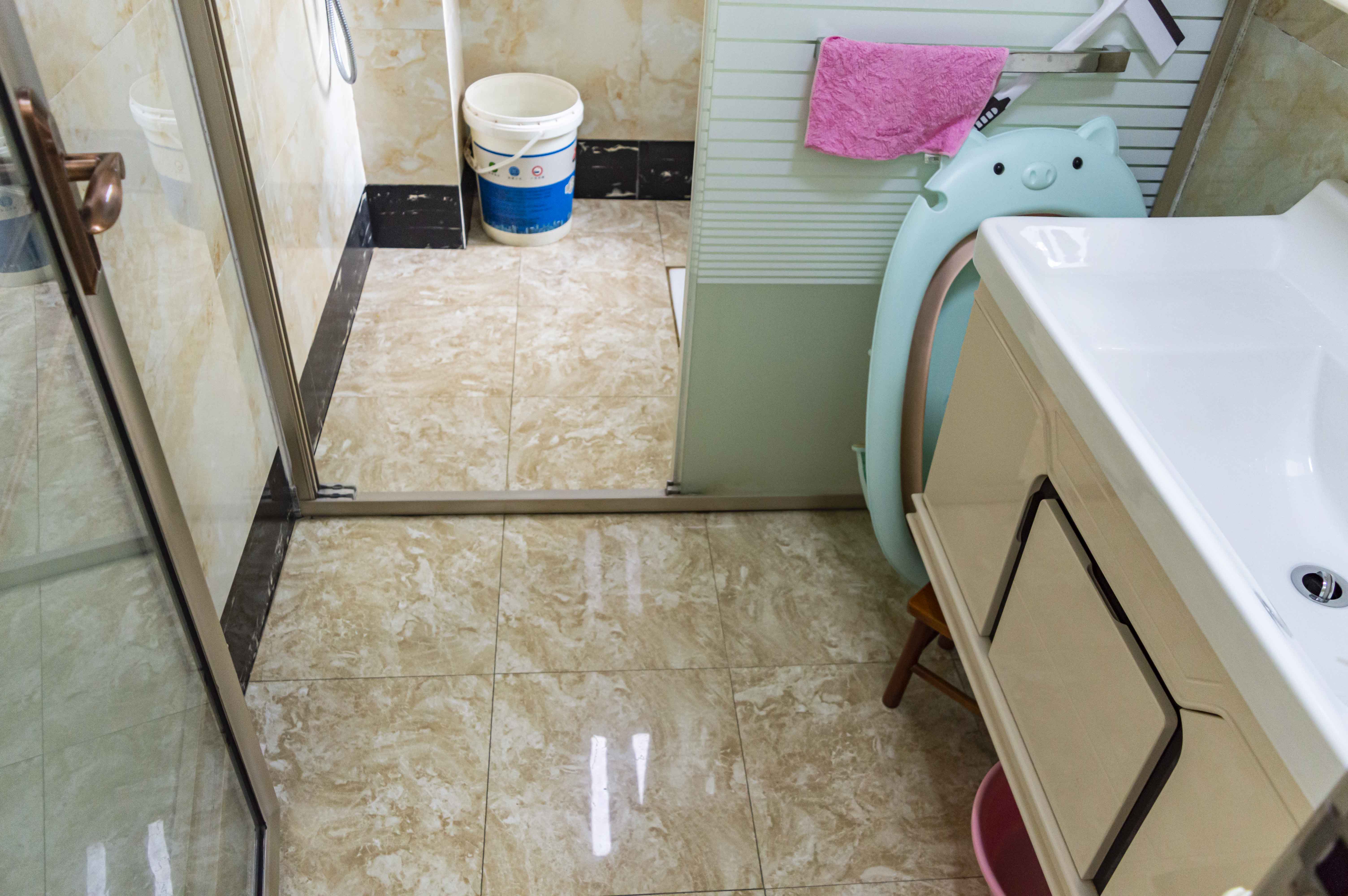 香格里拉 4室2厅2卫 100.0万 香格里拉 4室2厅2卫 100.0万客厅