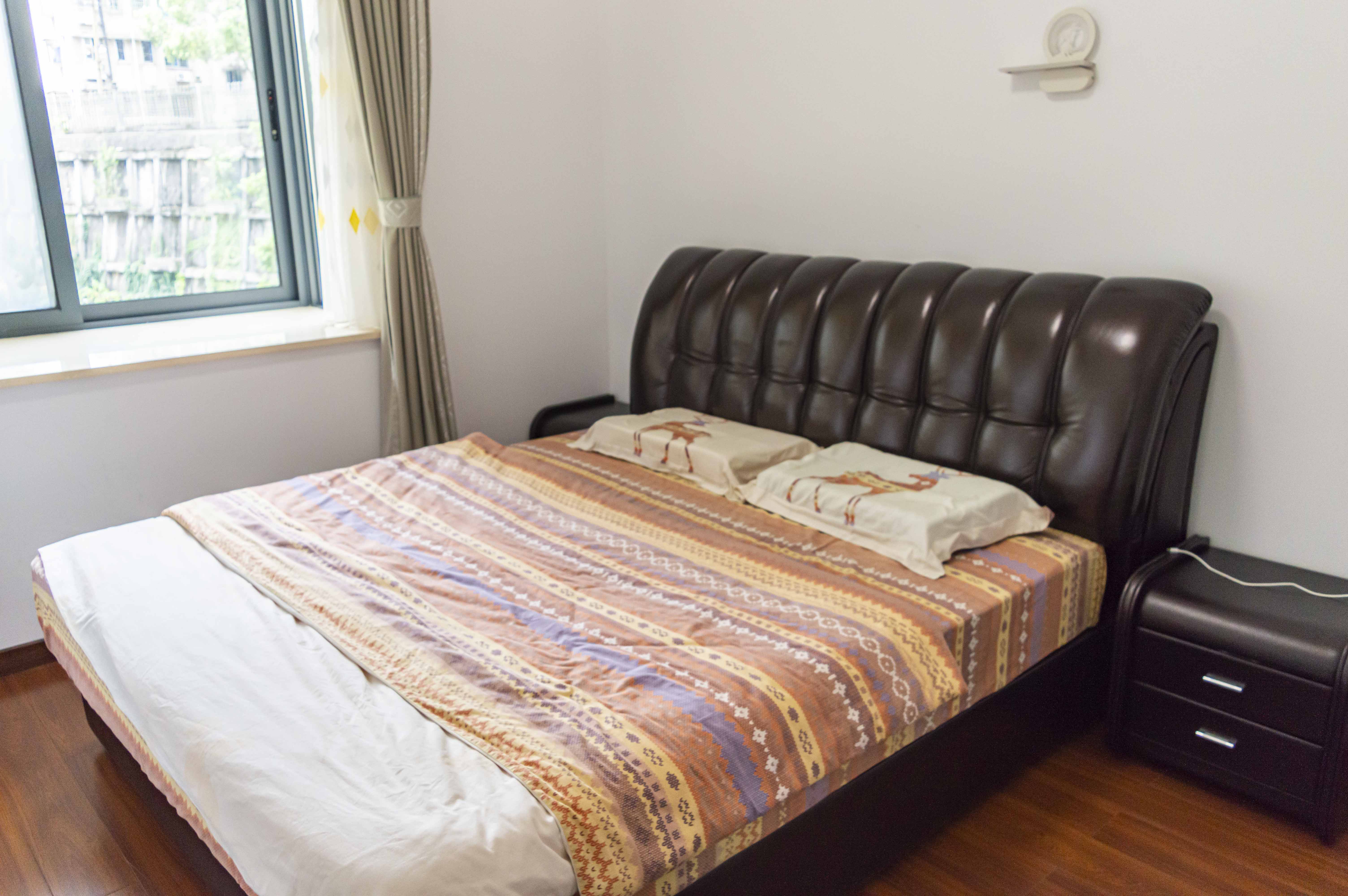 香格里拉 4室2厅2卫 100.0万 香格里拉 4室2厅2卫 100.0万客厅