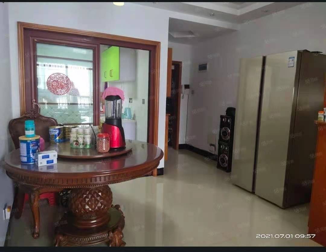 富厚名邸  3室2厅2卫    105.8万 富厚名邸  3室2厅2卫    105.8万客厅