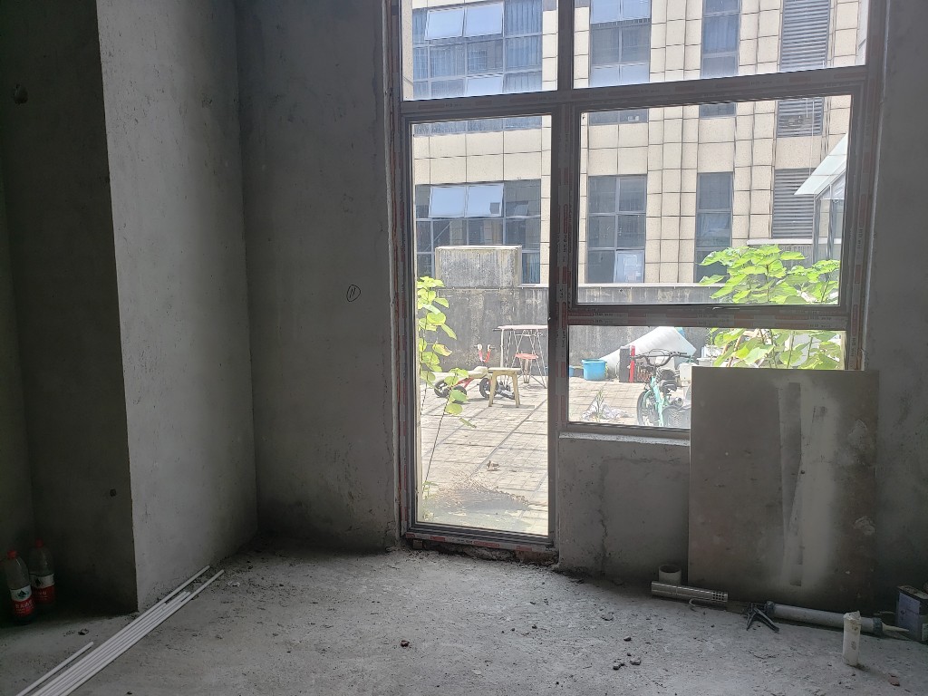 桃花缘  1室1厅1卫    41.8万 桃花缘  1室1厅1卫    41.8万客厅