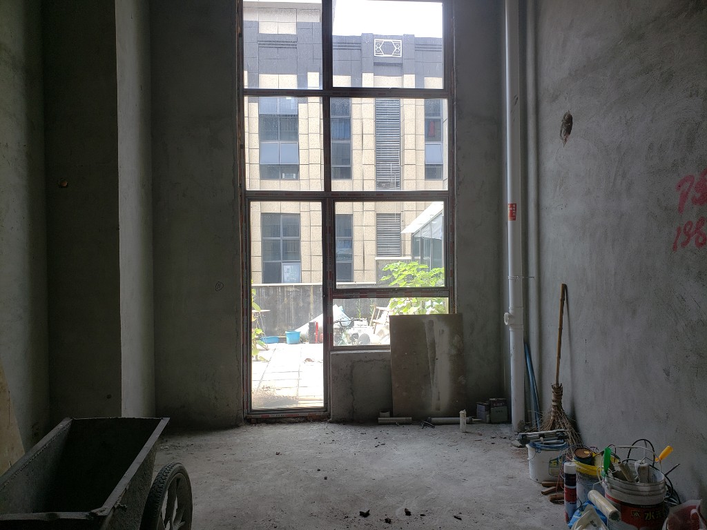 桃花缘  1室1厅1卫    41.8万 桃花缘  1室1厅1卫    41.8万客厅