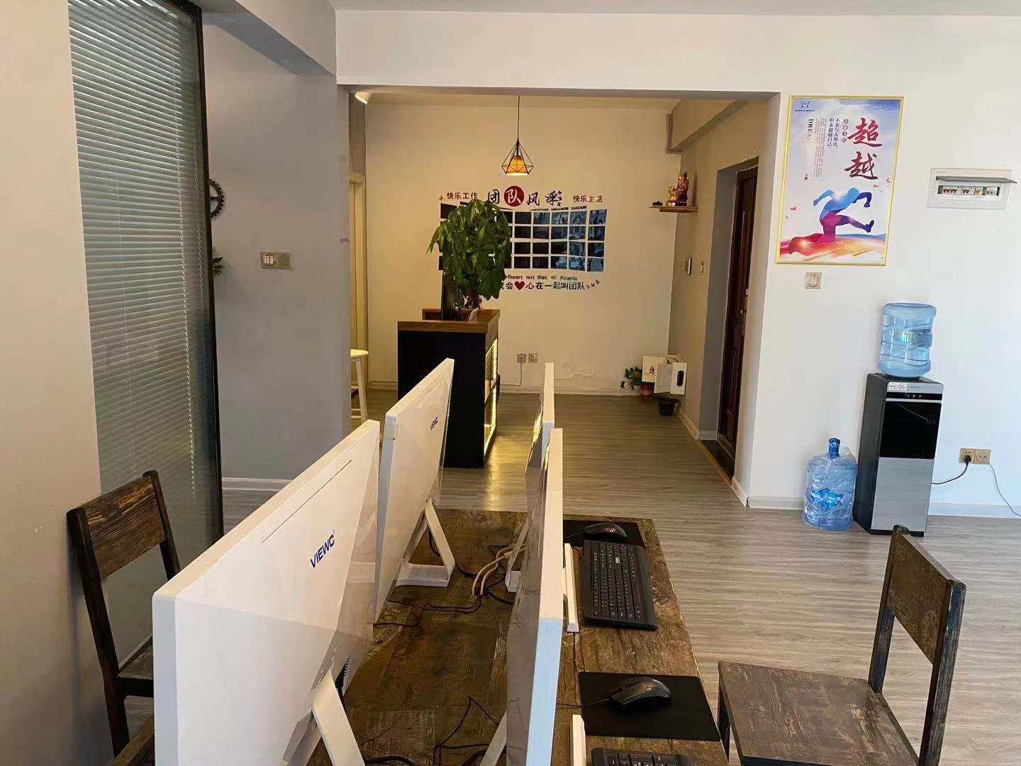 财富港湾（绿领大厦）  3室2厅2卫    4800.0元/月室内图