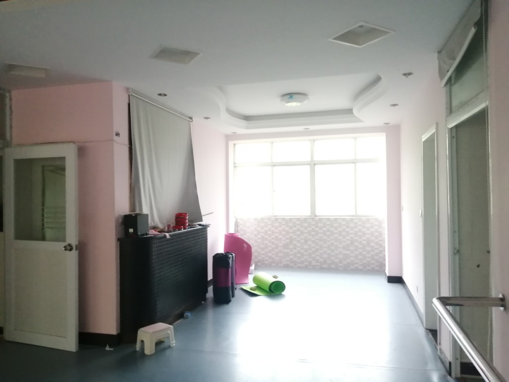 滨湖小区（湖南农业大学）  4室2厅2卫    3200.0元/月室内图