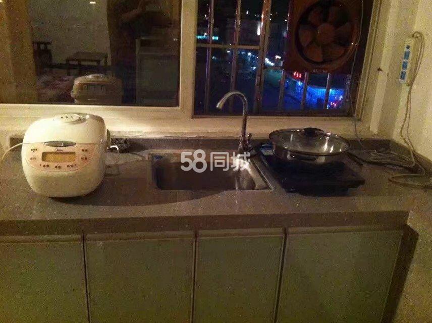 天成银座  1室1厅1卫    600.0元/月 天成银座  1室1厅1卫    600.0元/月室内图