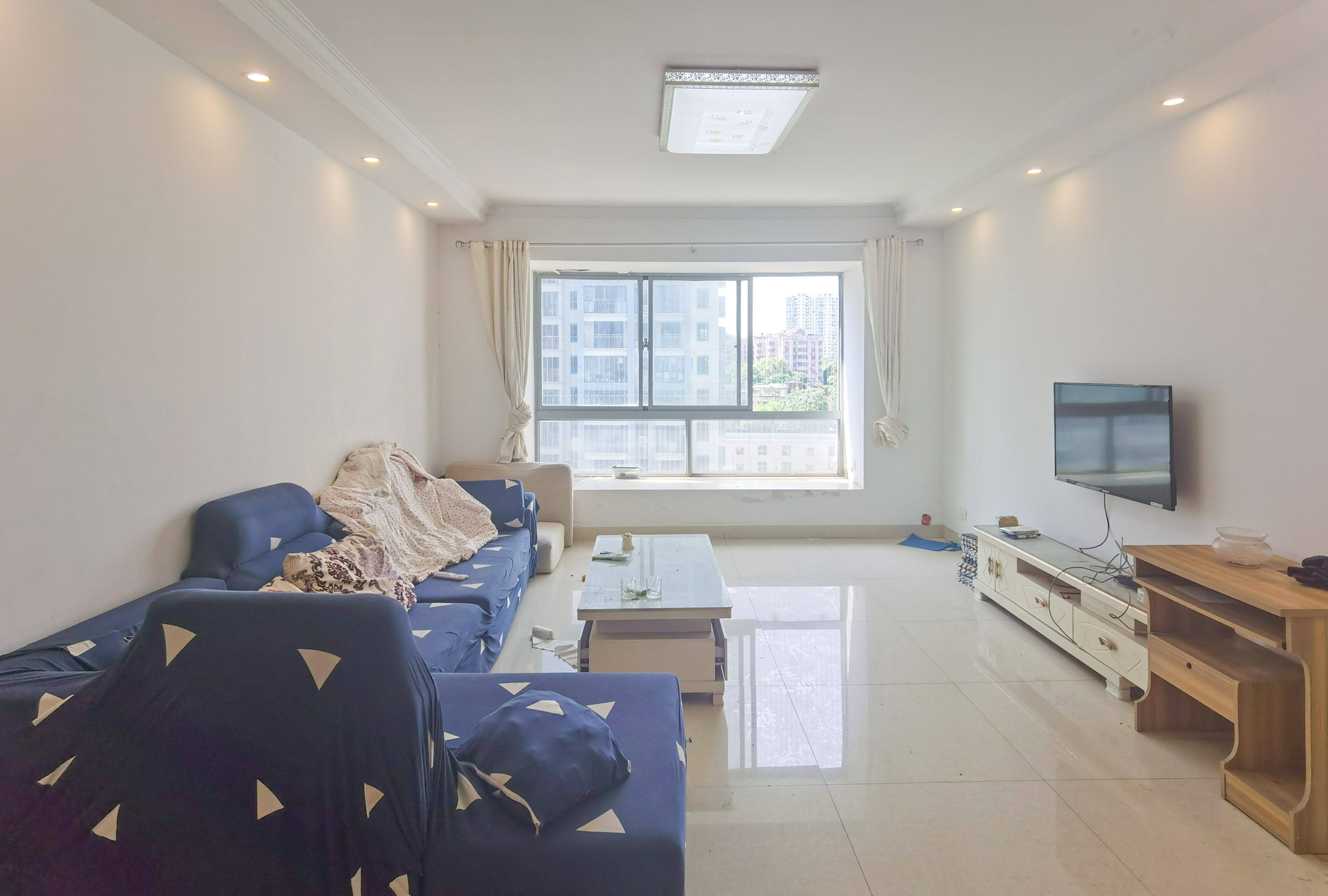 株洲锦绣江山  3室2厅1卫    91.0万 株洲锦绣江山  3室2厅1卫    91.0万客厅