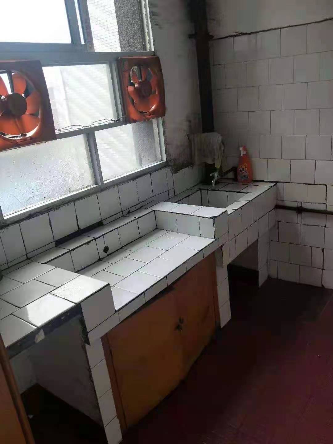 电力小区宿舍  3室2厅1卫    1000.0元/月 电力小区宿舍  3室2厅1卫    1000.0元/月室内图