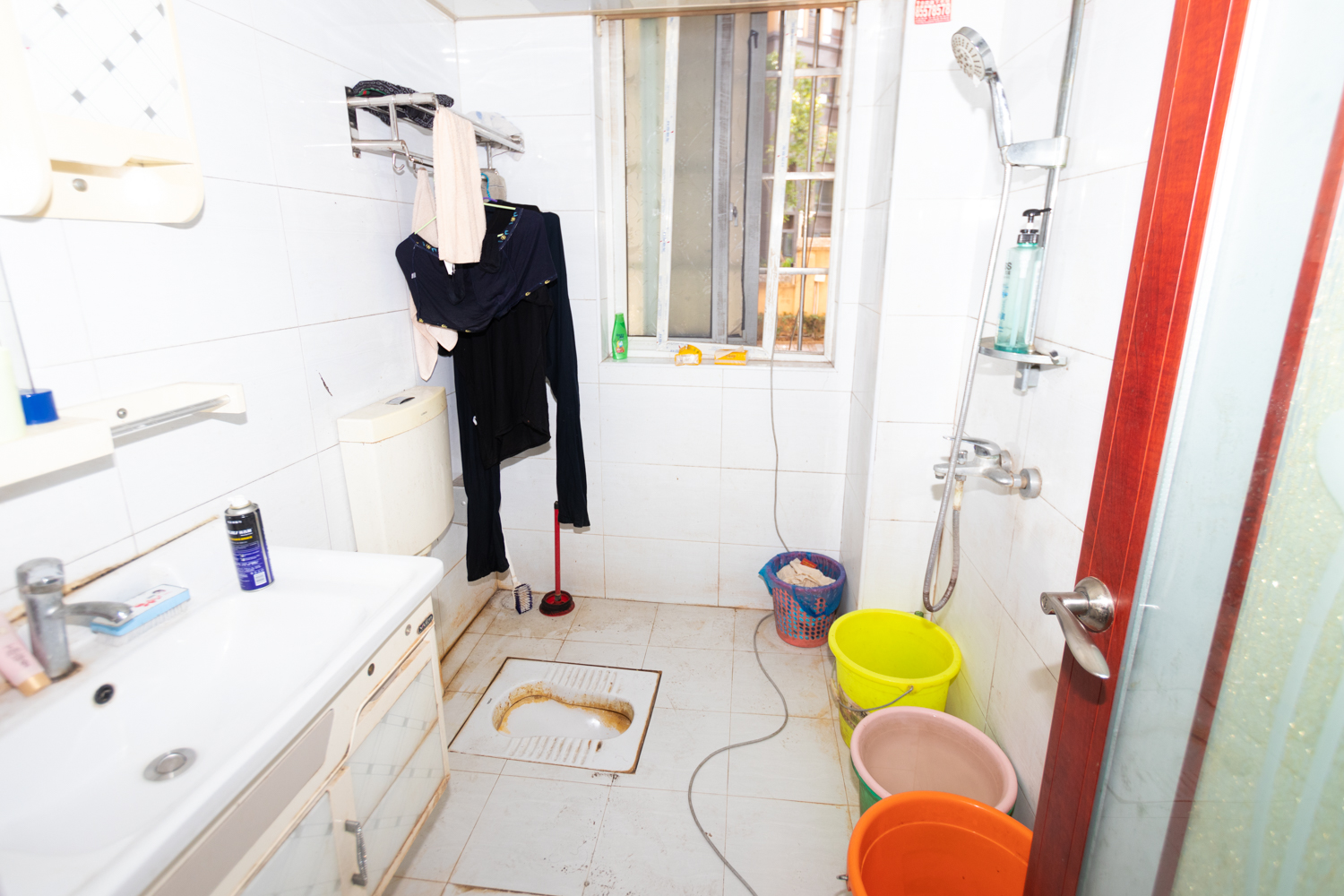 佳天名苑  3室2厅2卫   95.00万卫生间
