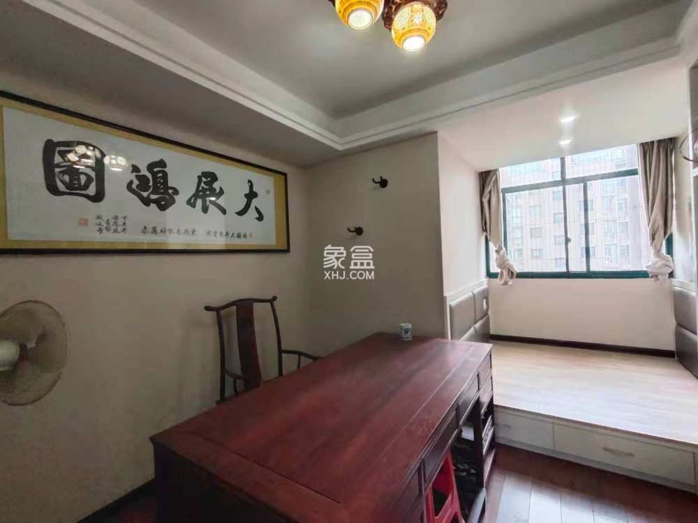 雅士林湘苑一期  4室2厅2卫   108.00万