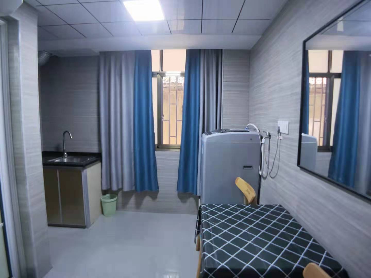 立新路散盘  1室1厅1卫    1000.0元/月 立新路散盘  1室1厅1卫    1000.0元/月