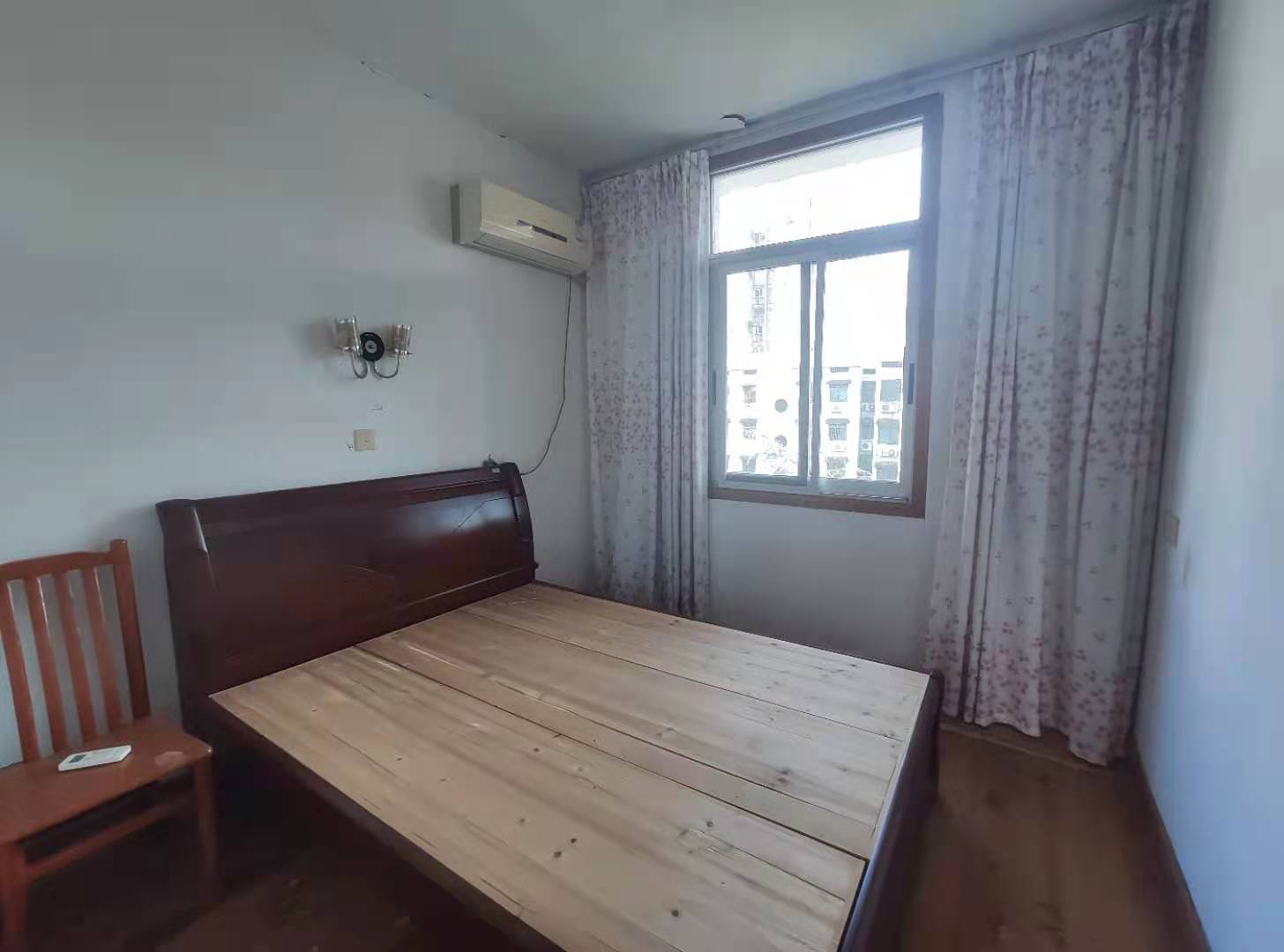 陡岭坡 3室1厅1卫 1000.0元/月 陡岭坡 3室1厅1卫 1000.0元/月室内图