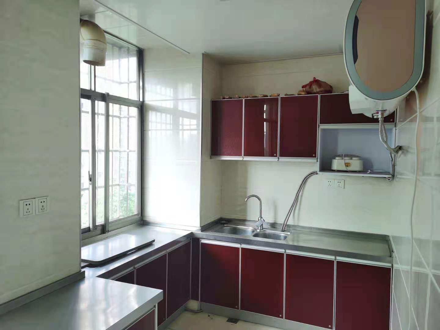 朝阳办事处江家坪居委会(鸿业小区) 4室2厅2卫 1200.0元/月 朝阳办事处江家坪居委会(鸿业小区) 4室2厅2卫 1200.0元/月室内图